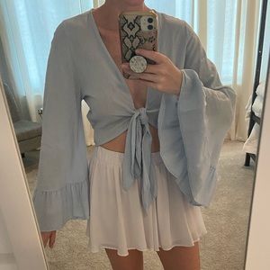 Adorable light blue flare sleeve crop top